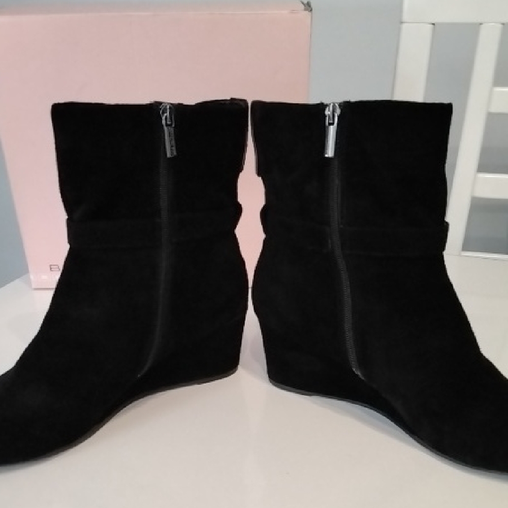 Bandolino Women's Black Suede Ankle Boots - Picture 5 of 12